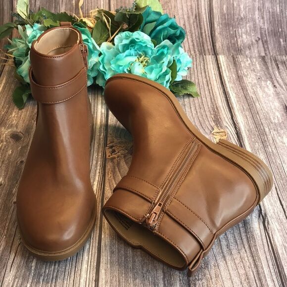 CHARTER CLUB Jenevaa Brown Booties 6.5M - Picture 3 of 14